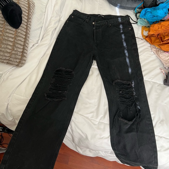 Distressed crossover jeans - Picture 2 of 4